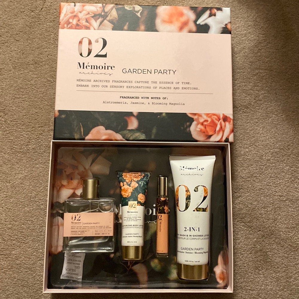 MEMOIRE ARCHIVES Women's Garden Party 4 Piece Gift Set NEW